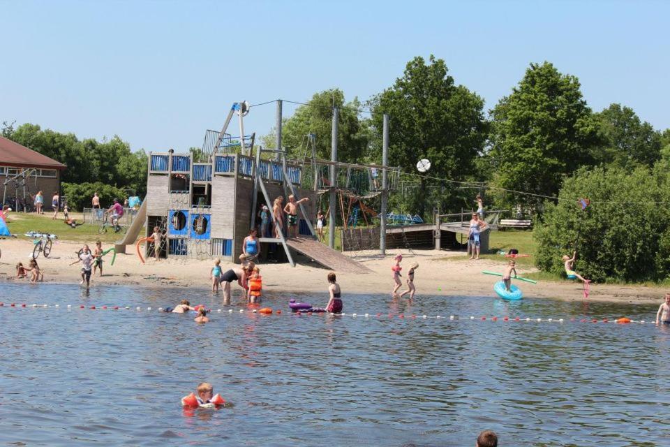 Ervaar 'Fryske Weelde' Op Vijf Sterren Vakantiepark De Kuilart Koudum Eksteriør bilde
