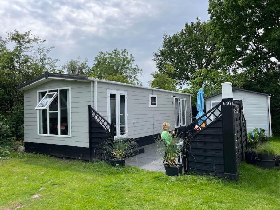 Ervaar 'Fryske Weelde' Op Vijf Sterren Vakantiepark De Kuilart Koudum Eksteriør bilde